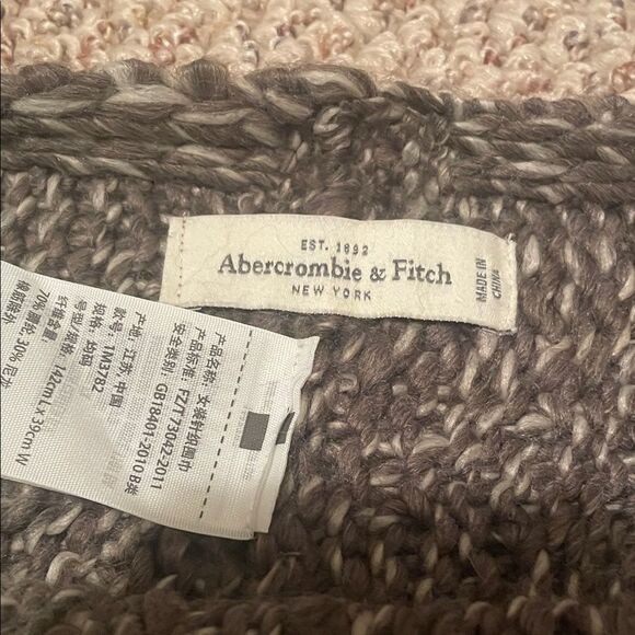 Abercrombie & Fitch Charcoal Knit Wrap - Picture 2 of 5